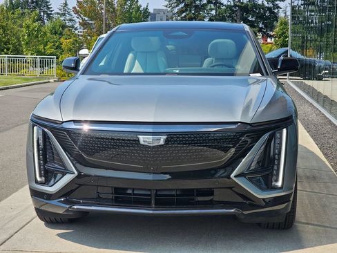 New 2026 Cadillac Lyriq Sport AWD/4WD image 8