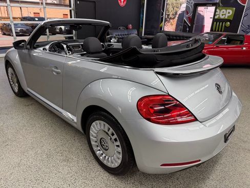 Used 2016 Volkswagen Beetle 1.8T S FWD image 14