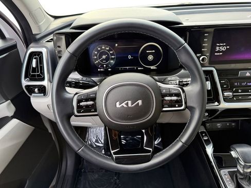 Certified 2023 Kia Sorento SX image 12