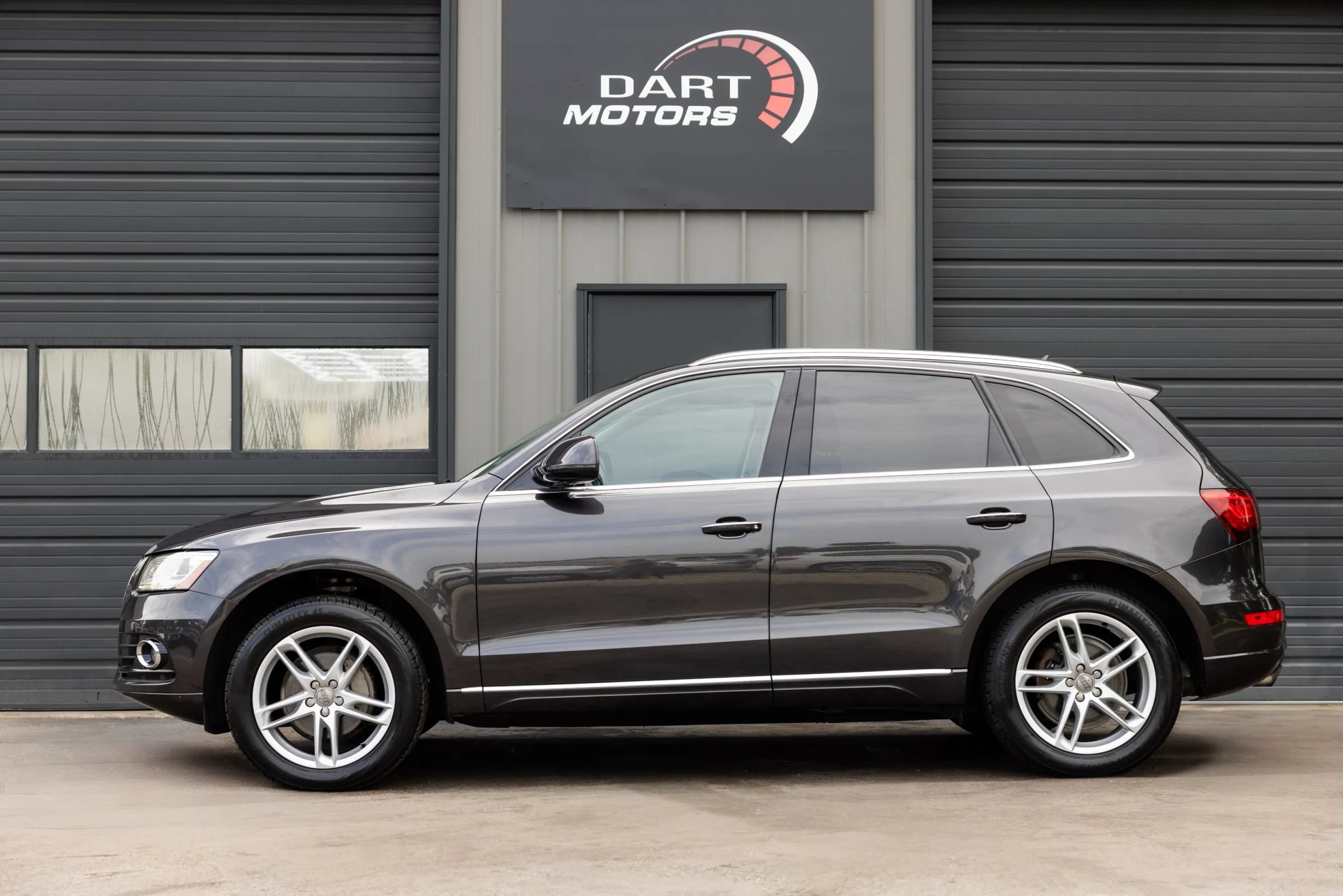 Used 2016 Audi Q5 2.0T Premium Plus w/ Technology Package AWD/4WD image 4