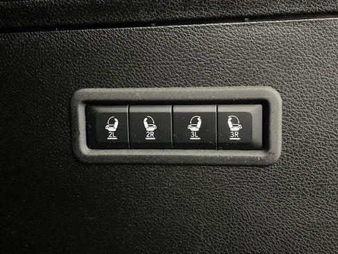 Used 2024 Jeep Wagoneer Series II image 17