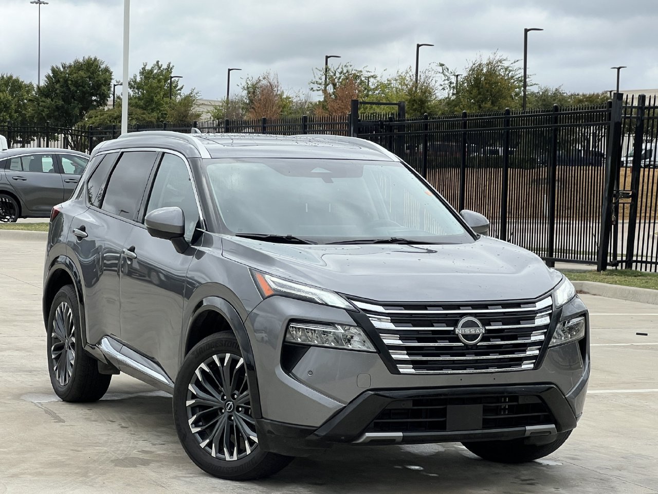 Used 2026 Nissan Rogue Platinum w/ Platinum Premium Package AWD/4WD image 2