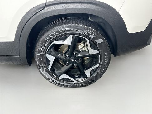 Used 2025 Kia Seltos S image 11