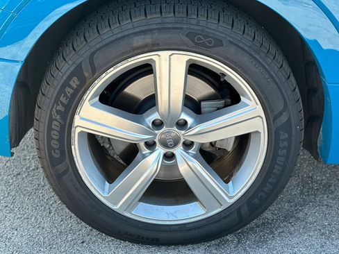 Used 2019 Audi e-tron Prestige AWD/4WD image 27