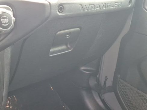 Used 2021 Jeep Wrangler Unlimited Rubicon AWD/4WD image 18