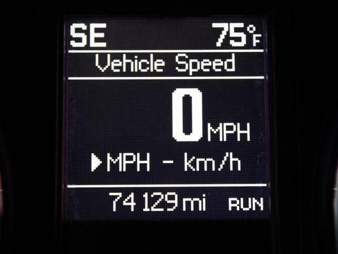 Used 2016 Chrysler Town & Country Touring w/ Driver Convenience Group FWD image 31