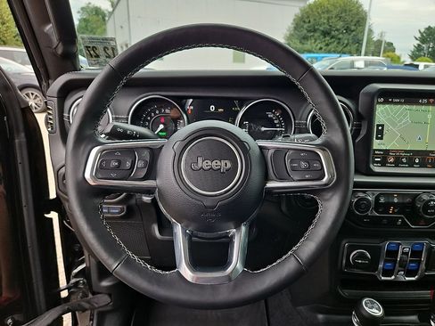 Used 2023 Jeep Wrangler Unlimited Sahara w/ Cold Weather Group AWD/4WD image 21