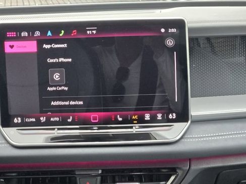 Certified 2025 Volkswagen Tiguan SE image 16