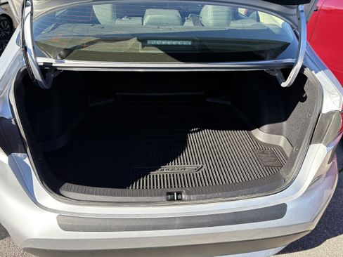 Used 2022 Toyota Corolla LE image 8