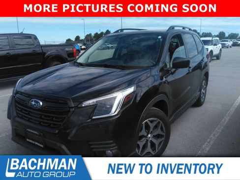 Used 2023 Subaru Forester Premium AWD/4WD image 3