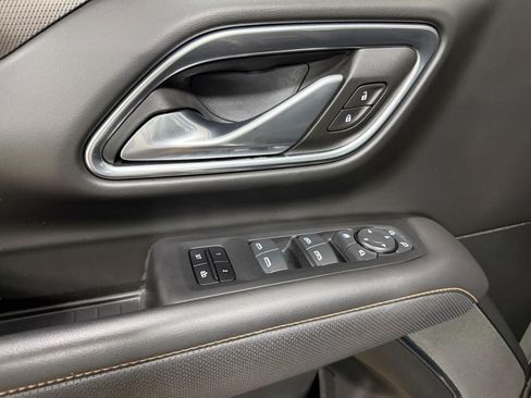 Used 2024 GMC Yukon AT4 w/ Technology Package AWD/4WD image 70