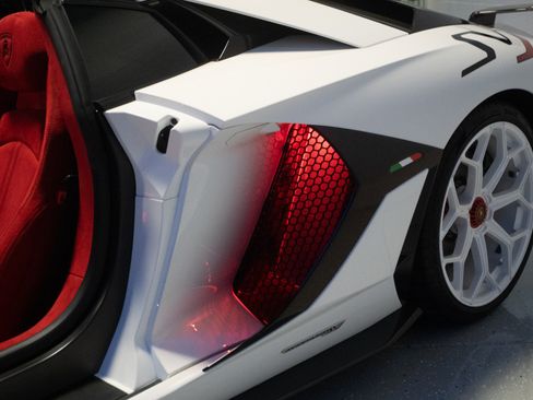 Used 2020 Lamborghini Aventador SVJ AWD/4WD image 71