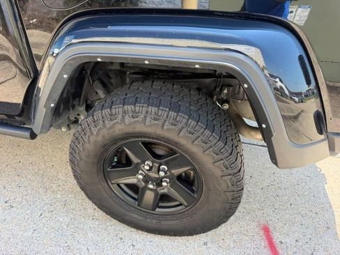 Used 2021 Jeep Gladiator Sport AWD/4WD image 6