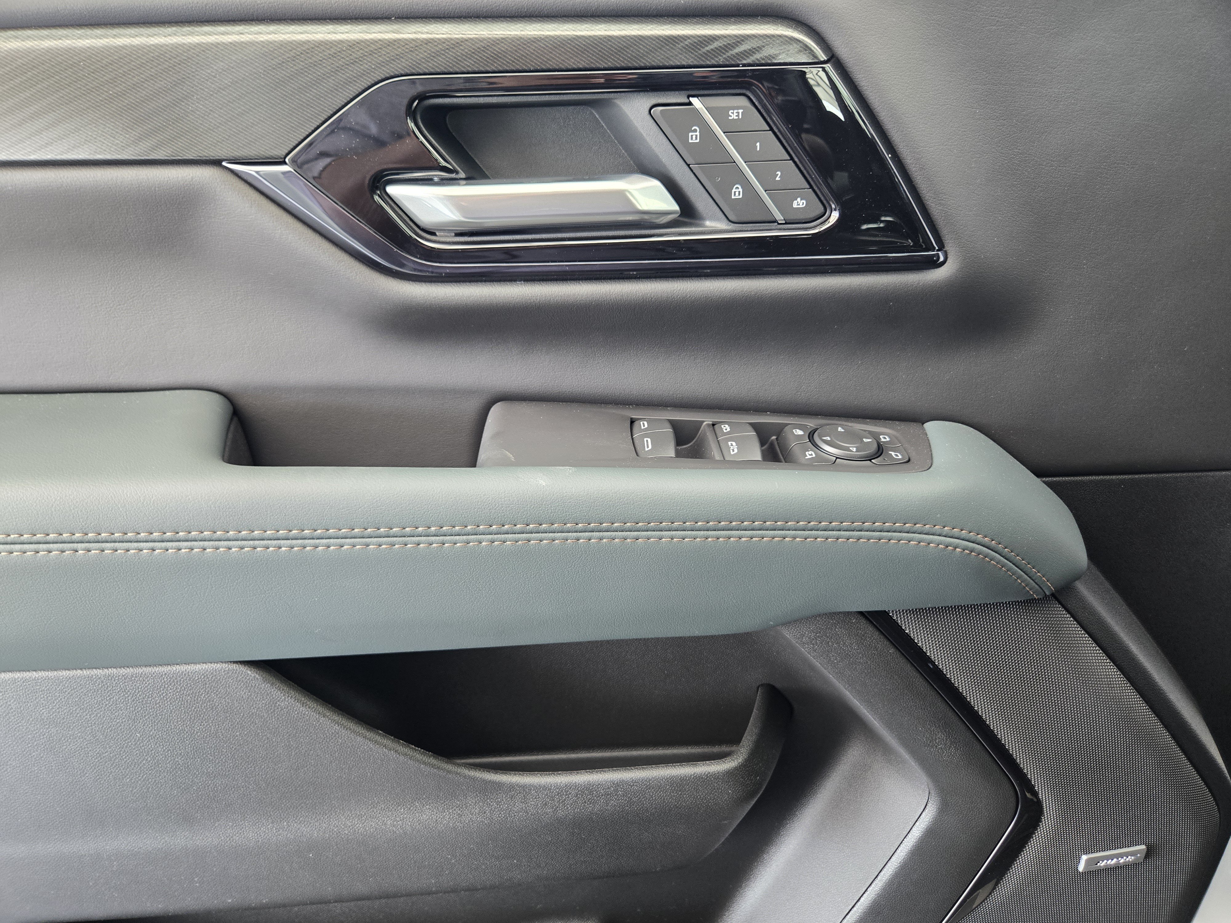 New 2026 GMC Yukon AT4 w/ AT4 Premium Package AWD/4WD image 17