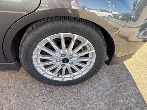 Used 2016 Ford C-MAX SEL w/ Equipment Group 302A image 6