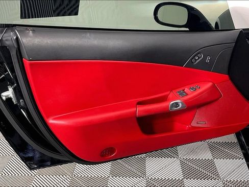 Used 2005 Chevrolet Corvette Convertible w/ Preferred Equipment Group RWD image 19