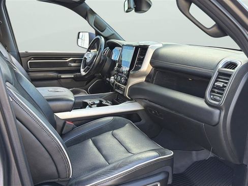 Used 2019 RAM 1500 Laramie w/ Sport Appearance Package AWD/4WD image 15
