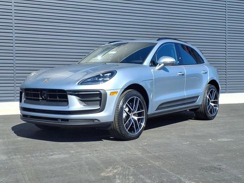 Used 2025 Porsche Macan image 1