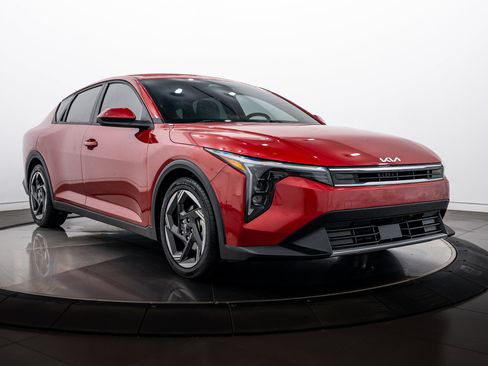 Used 2025 Kia K4 EX FWD image 2