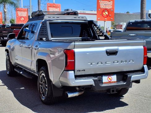Used 2024 Toyota Tacoma TRD Sport w/ TRD Sport Premium Package AWD/4WD image 4