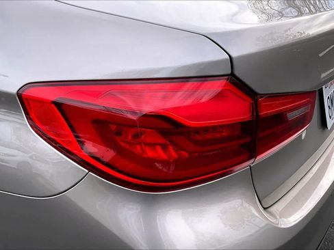 Used 2019 BMW 530i w/ Convenience Package image 30