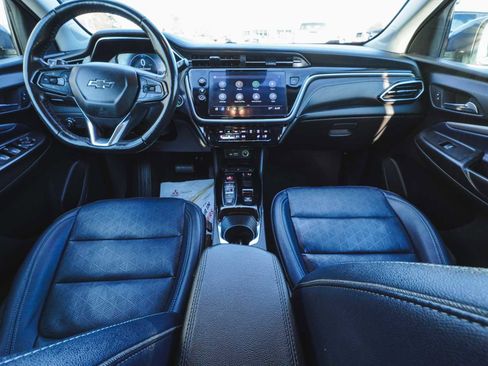 Used 2022 Chevrolet Bolt EUV LT w/ Convenience Package image 36