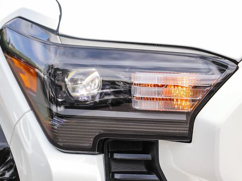 Used 2025 Toyota Tacoma SR5 AWD/4WD image 4