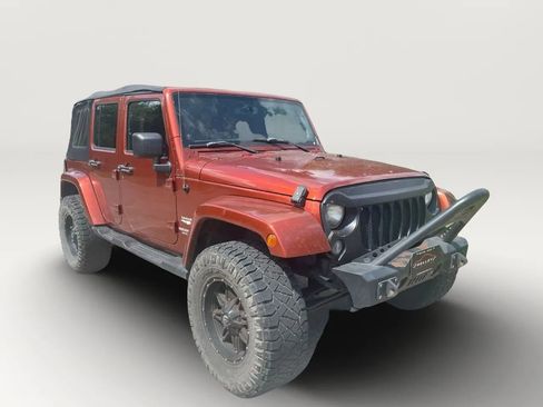 Used 2014 Jeep Wrangler Unlimited Sahara w/ Connectivity Group image 3