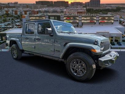 New 2025 Jeep Gladiator Sport