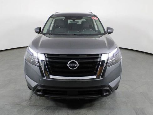 Certified 2025 Nissan Pathfinder SV FWD image 13