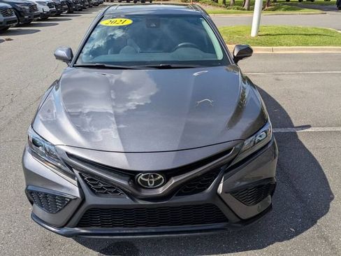 Used 2021 Toyota Camry SE FWD image 4