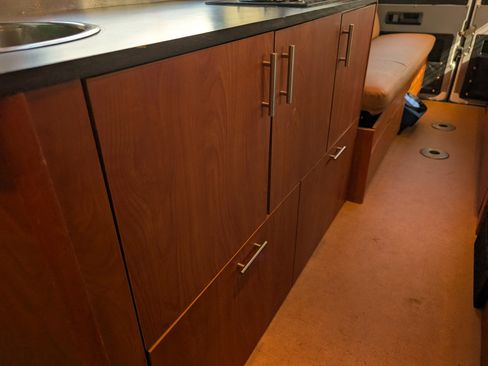 Used 2005 Dodge Sprinter 2500 w/ PWR Convenience Group image 22