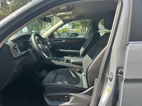 New 2026 Volkswagen Atlas SE image 9