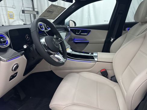 Used 2026 Mercedes-Benz GLC 300 image 14