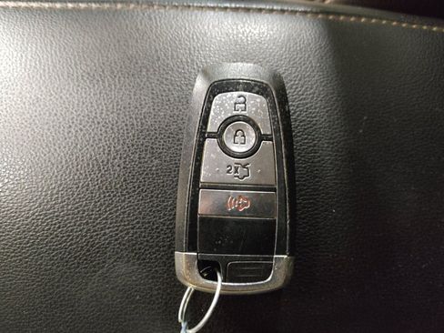Used 2020 Ford Fusion SE w/ Equipment Group 151A FWD image 32
