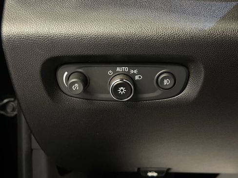 Used 2019 Chevrolet Traverse Premier AWD/4WD image 18