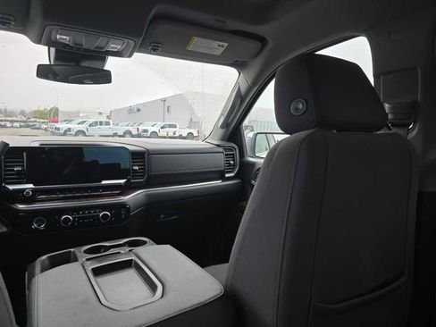 Used 2023 GMC Sierra 1500 SLE image 14