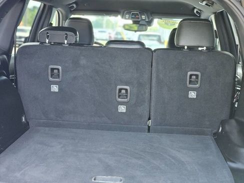 Used 2024 Jeep Grand Cherokee Limited image 30