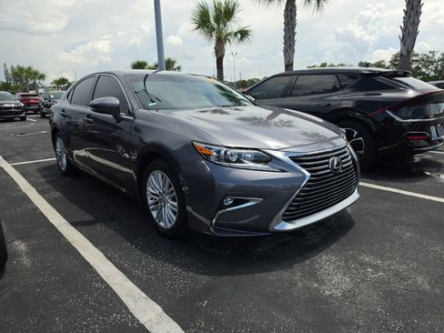 Used 2016 Lexus ES 350 w/ Premium Package w/Wood Trim FWD image 1