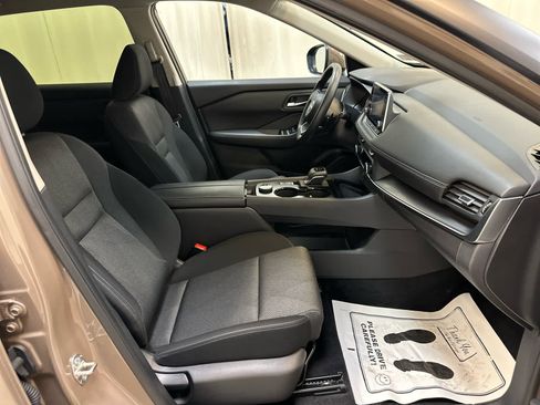 Certified 2024 Nissan Rogue SV image 13