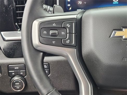 Used 2025 Chevrolet Silverado 1500 LTZ image 27