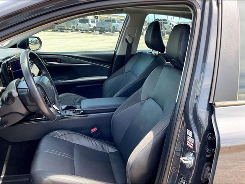 Used 2025 Toyota Camry XLE w/ Premium Plus Package AWD/4WD image 18