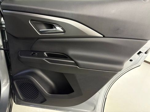 Used 2026 Chevrolet Equinox EV LT image 42