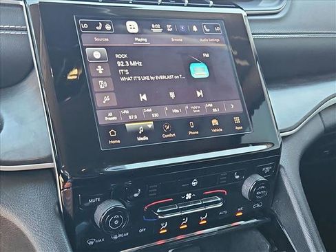 Used 2021 Jeep Grand Cherokee L Limited image 14