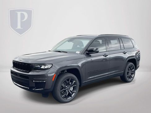 New 2025 Jeep Grand Cherokee L Limited w/ Trailer Tow Package AWD/4WD image 4