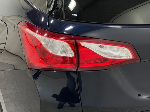 Used 2020 Chevrolet Equinox LT image 32