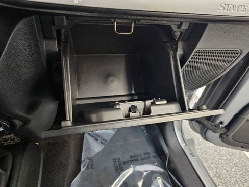 Used 2017 Jeep Wrangler Unlimited Sahara AWD/4WD image 22