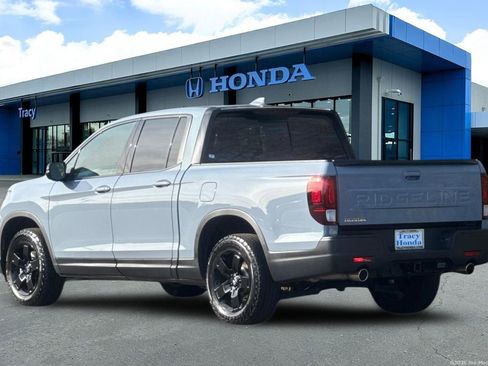 Certified 2025 Honda Ridgeline Black Edition image 10