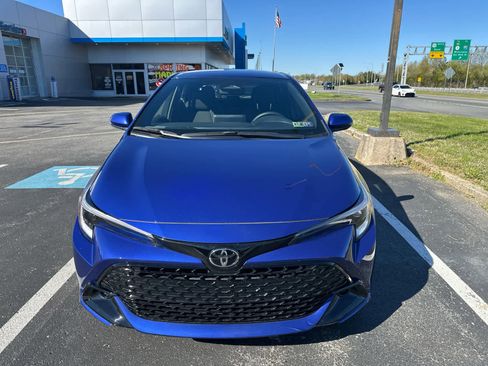 Used 2025 Toyota Corolla SE w/ SE Package image 5