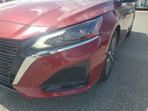 Used 2025 Nissan Altima 2.5 SV FWD image 16